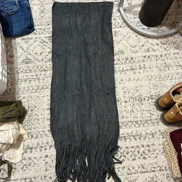 NWT Lucky brand gray scarf - Picture 3 of 5